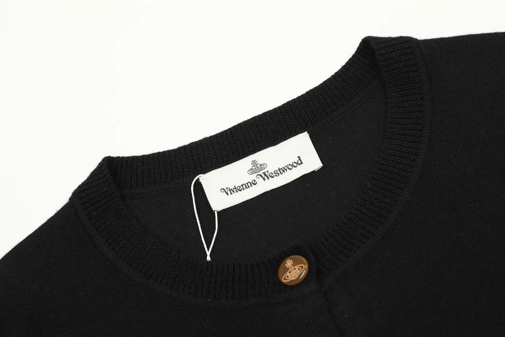 vivienne west wood Vivienne Saturn Classic Knitted Sweater Wool Cardigan 2023FW Latest Model Exclusive and Highest Quality on the Whole Network Order with Confidence - 🧩15% Merino Cotton Wool 85% Wool Blended 🧩Correct Italian 🇮🇹100% Wool Washed Wheat Logo 🧩Original Purchase True Model Opening 🧩Original Purchase Records and Comparison Charts Can Be Provided Order with Confidence 🧩Customized laser translucent buttons, the texture is clean and clear, completely restored 🧩Instant sale of all Taobao 300+ versions. Purchasing quality, full of quality, definitely not a copywriter, a real good product, the actual product is far beyond the budget. Size: S -M- L Color: black, cream apricot, coffee, gray, fluorescent green, blue